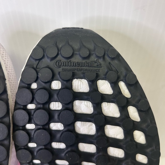 👟 “Adidas” Women’s Ultraboost 5.0 DNA White Mesh w/Pink Stripe Accents - Picture 13 of 17